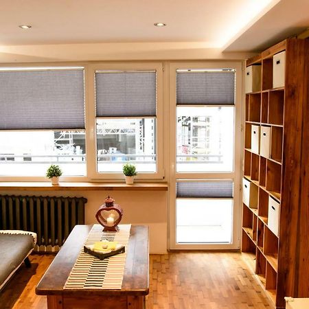 Chmielna Wood Lux Apartment Varşovia Exterior foto